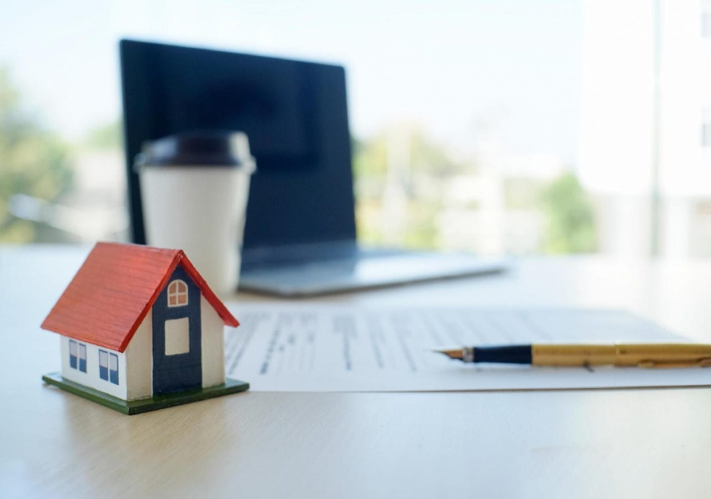plastic house with contract